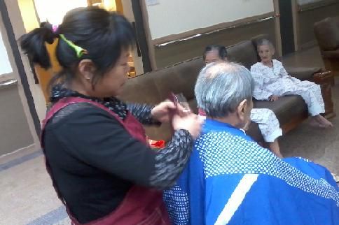 어르신 이.미용