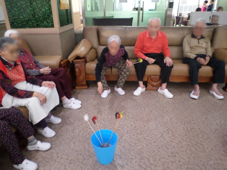 5월 13일 투호 던지기를 진행 하였습니다.